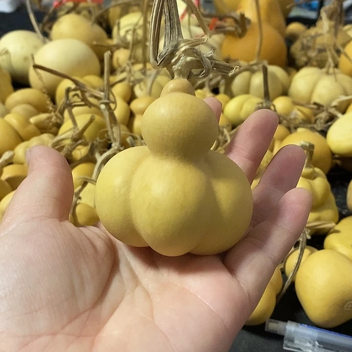 葫芦的颜色有微瑕