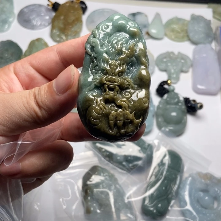 颈饰未镶嵌翡翠龙牌28