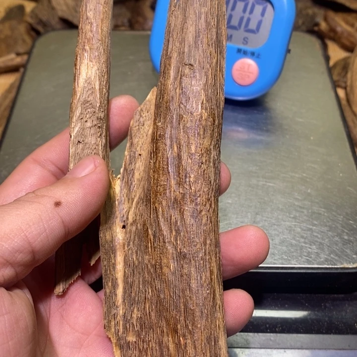 大***行沉香沉香碎屑越南