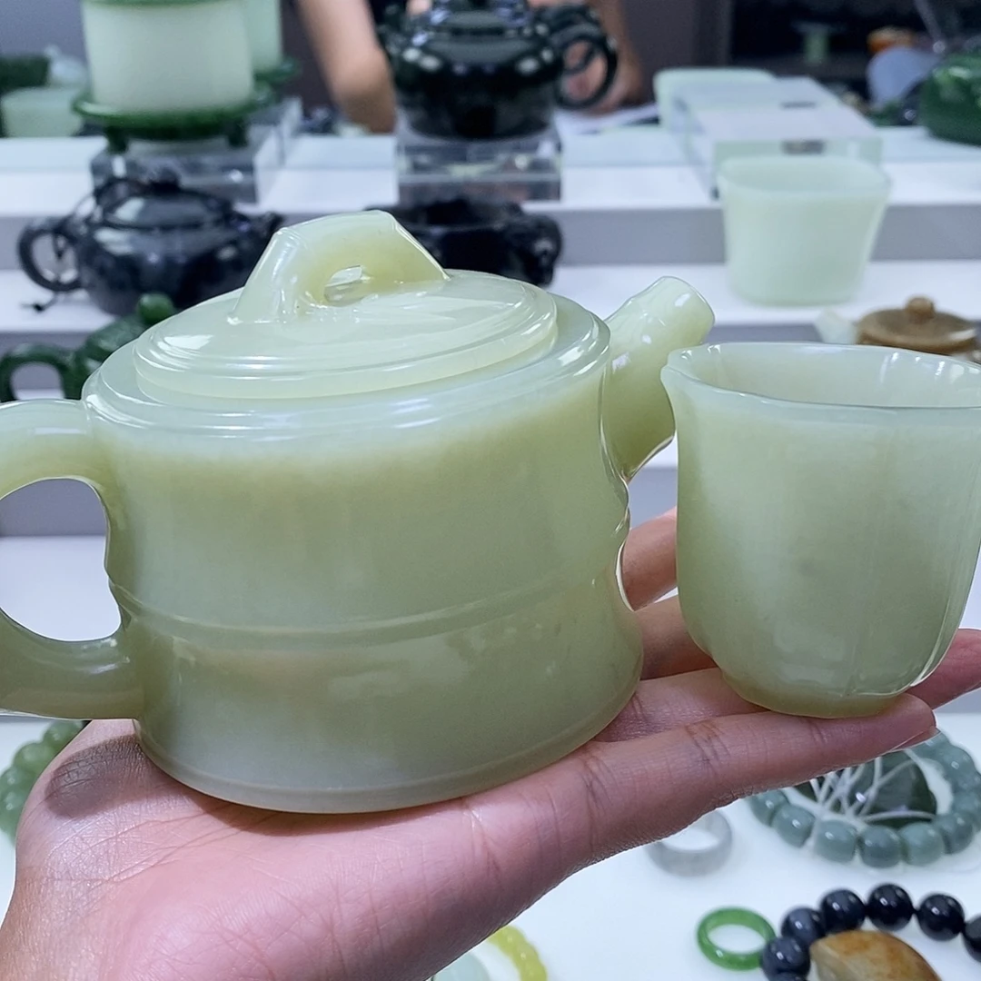 瀚***号和田玉未镶嵌挂件茶壶