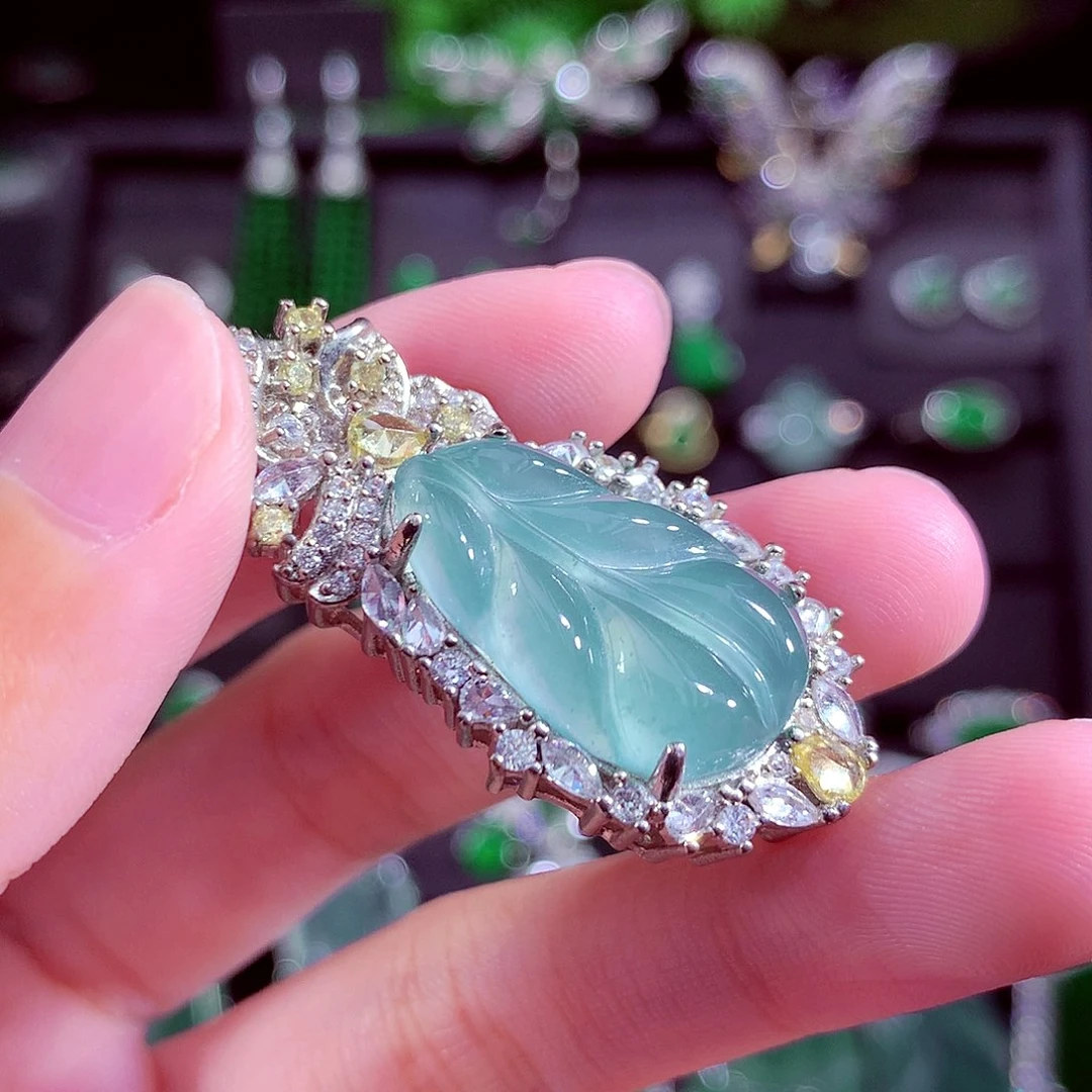 颈饰未镶嵌翡翠天然