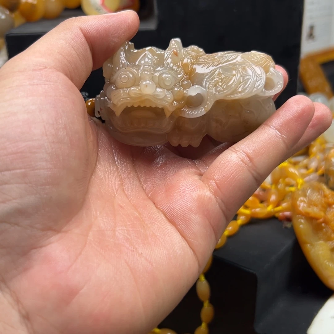 石英质玉（黄龙玉）未镶嵌多样性发货，发其一