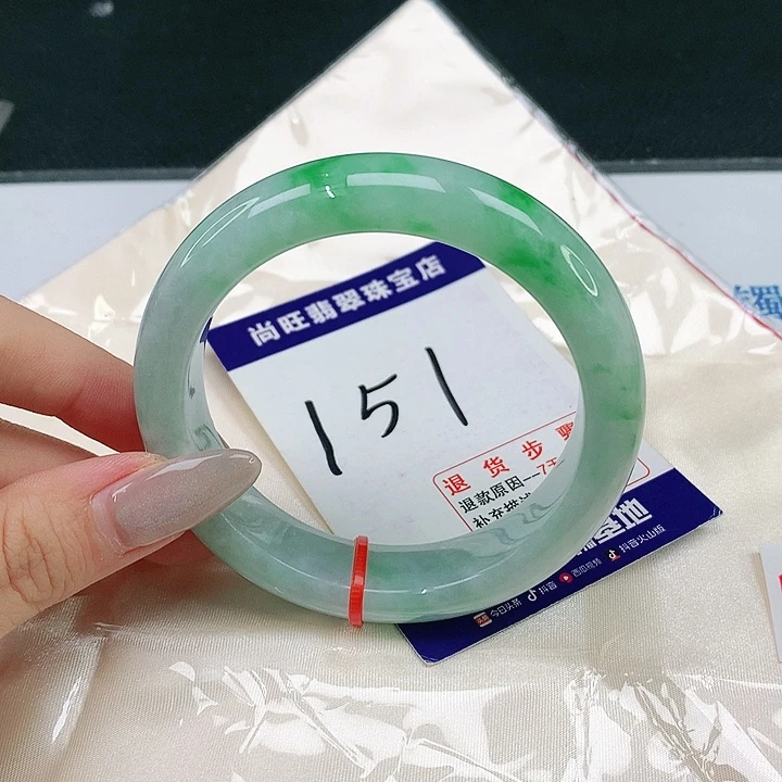 翡翠手镯未镶嵌翡翠12