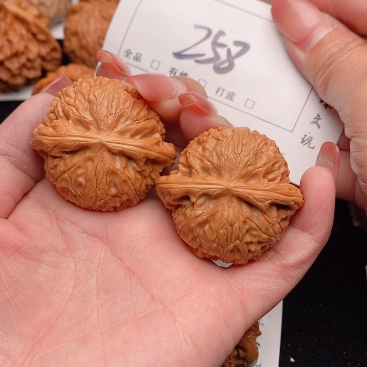 文玩核桃吊坠42宫灯258