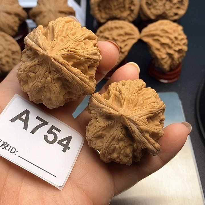 吊坠文玩核桃大沽石4.4