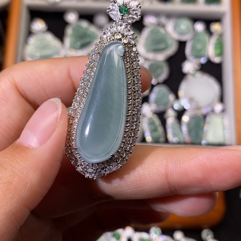 【闪购商品】翡翠颈饰未镶嵌天然