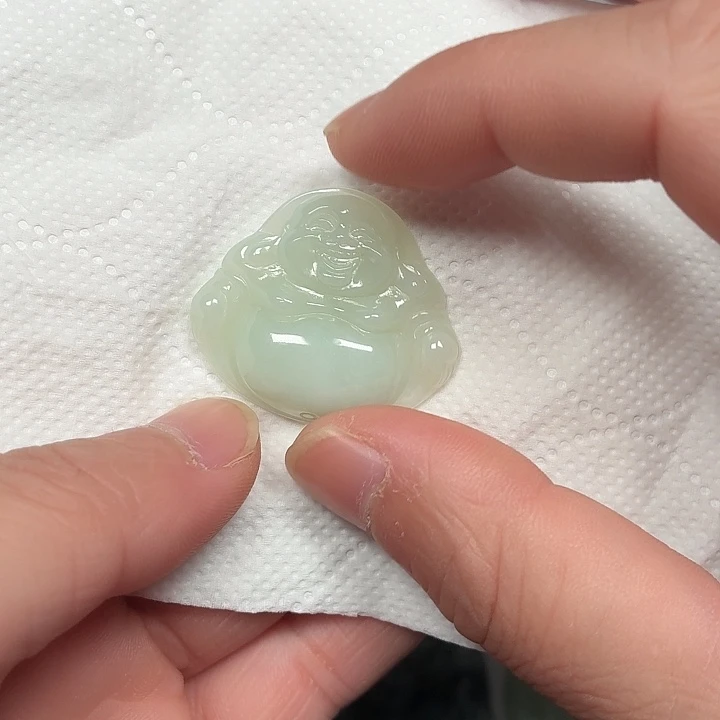 翡翠未镶嵌颈饰佛公