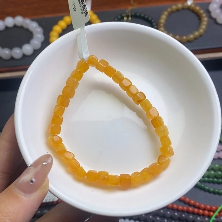 未镶嵌琥珀手链红皮老蜡卡六方糖手链