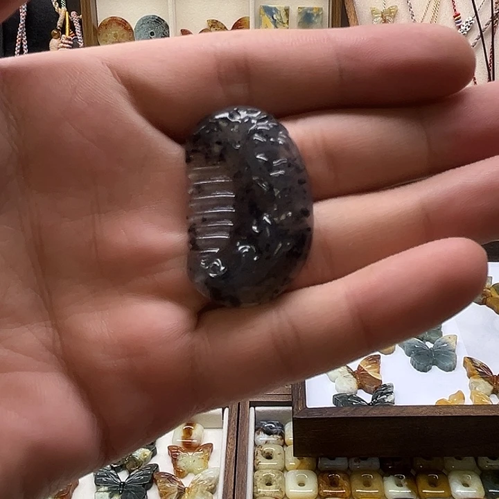 蛇纹石玉未镶嵌吊坠(赠链)