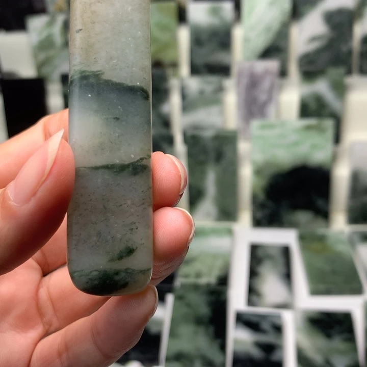 独山玉颈饰未镶嵌心**调