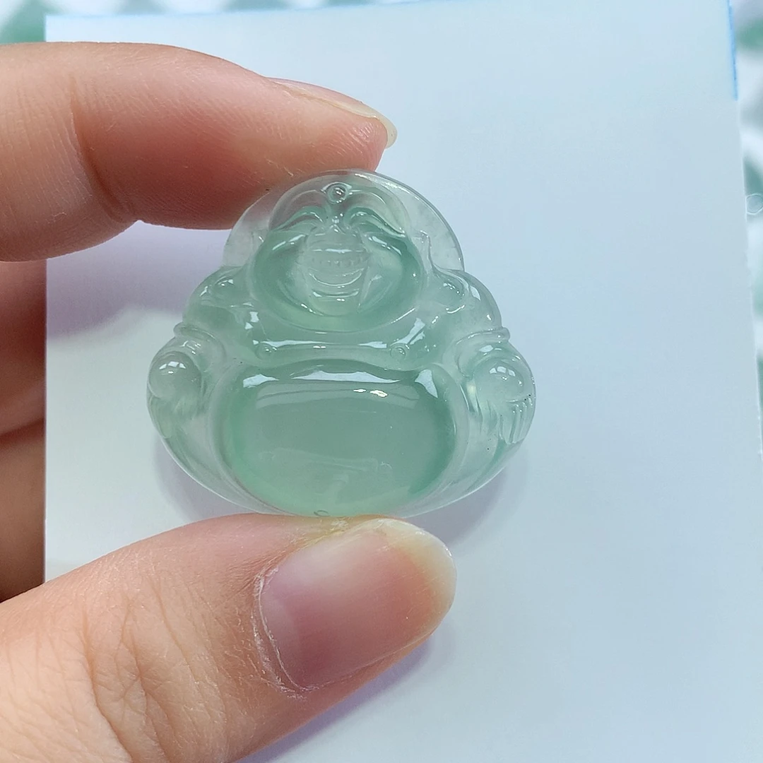 翡翠未镶嵌颈饰佛