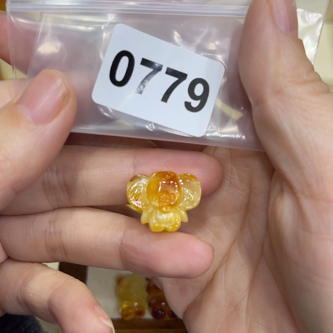 琥珀珠宝奇石未镶嵌