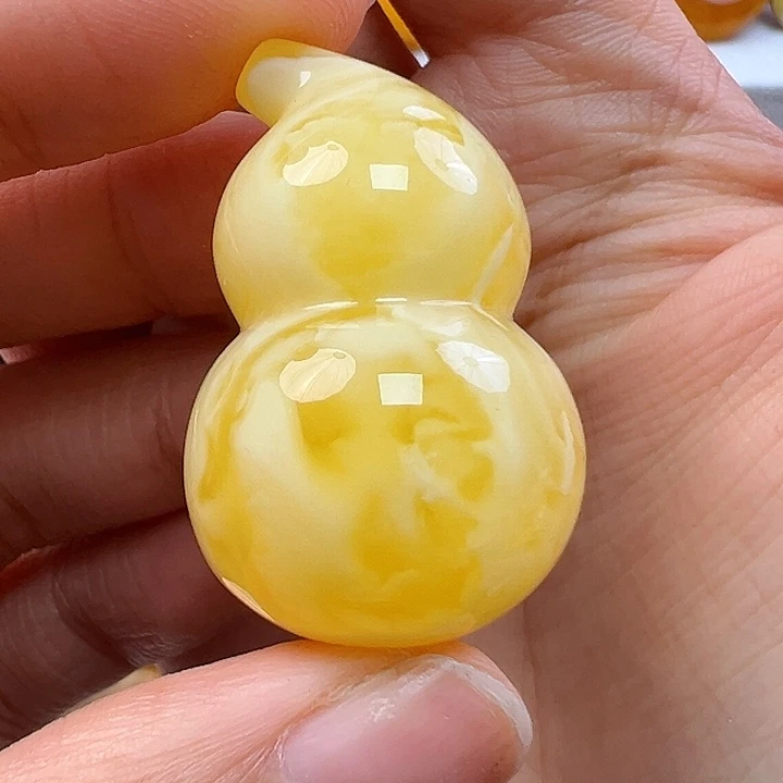 蜜蜡未镶嵌珠宝奇石