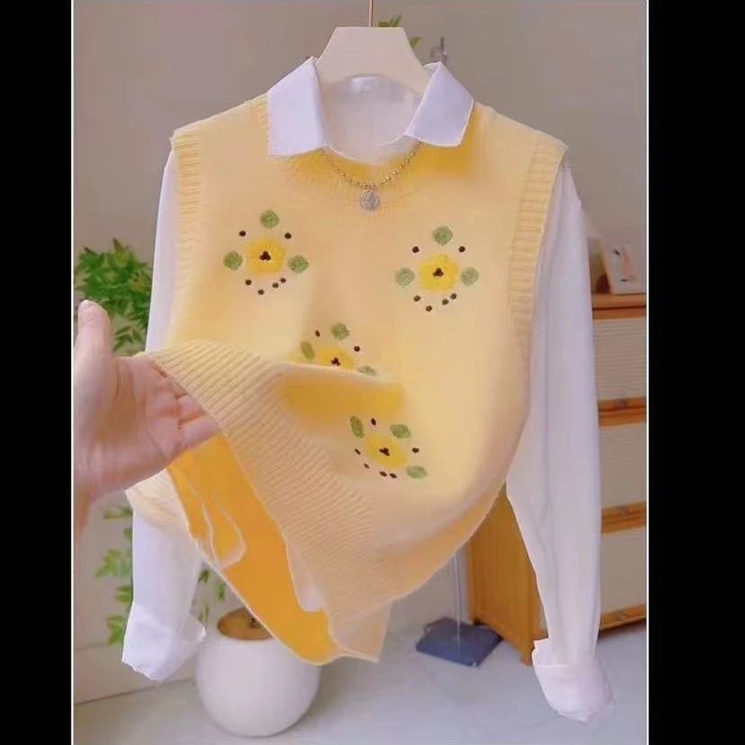 黄色坎肩针织花朵马甲背心女2025春秋韩系毛衣无袖衬衫两件套
