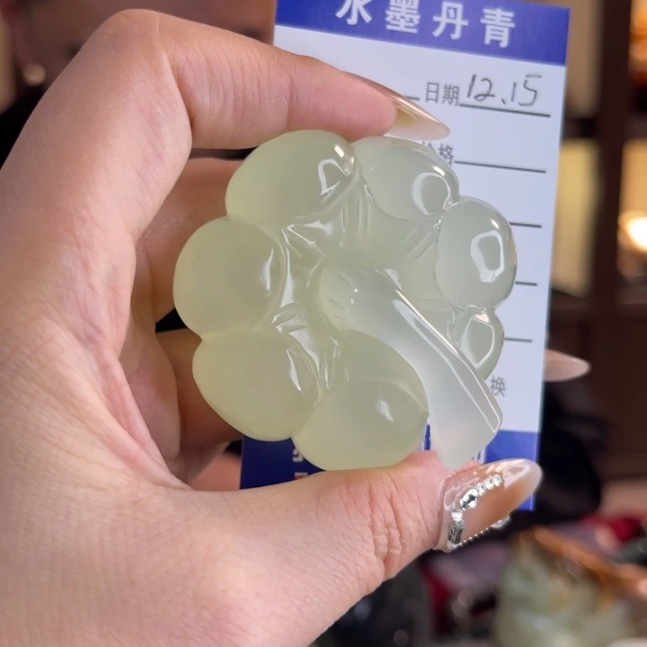 蛇纹石玉未镶嵌把件