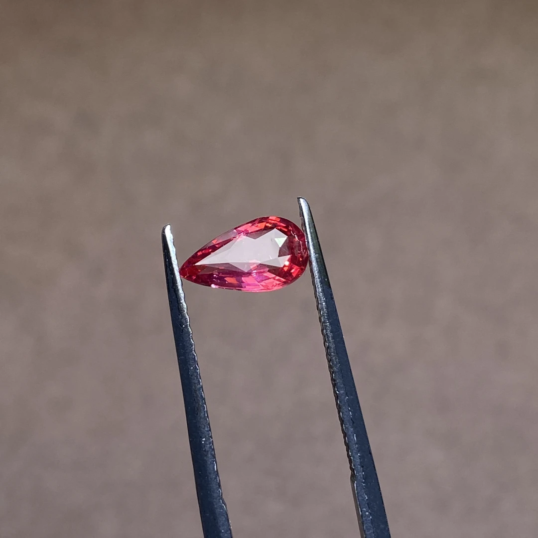 24E005 马亨盖尖晶宝石 1.01克拉