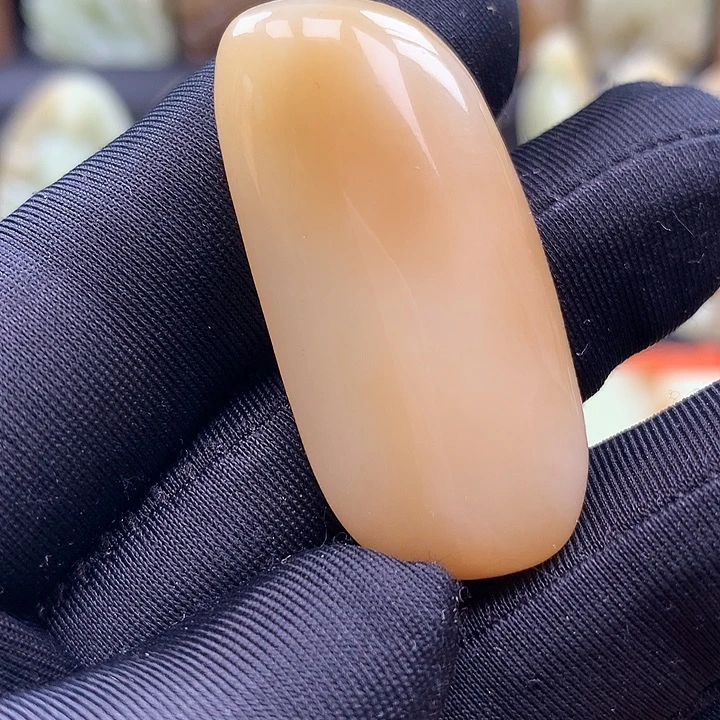 颈饰未镶嵌岫岩老玉（透闪石质玉）