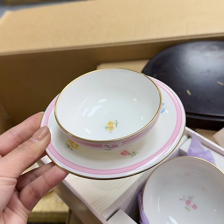 精品瓷器。