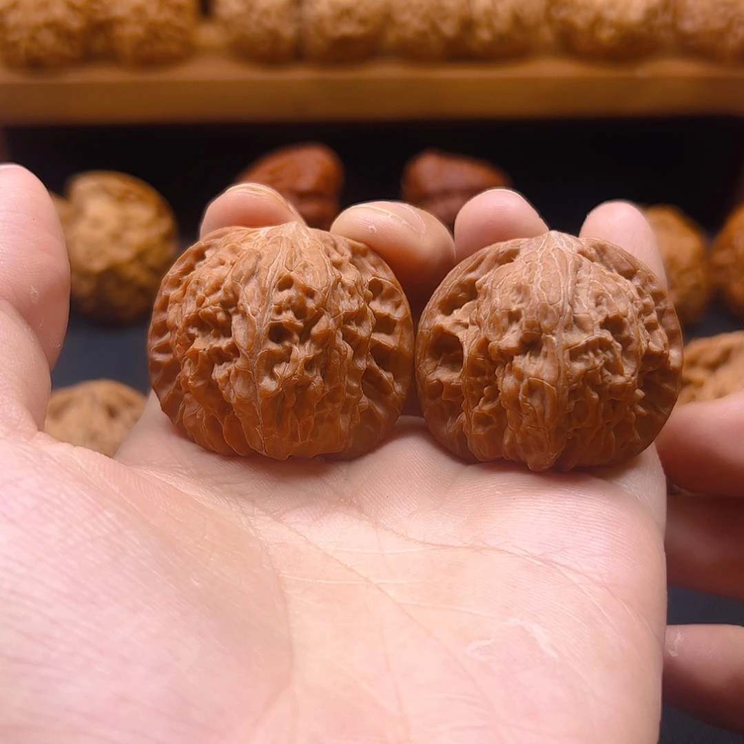 把件核桃山地正磨40全品大红皮