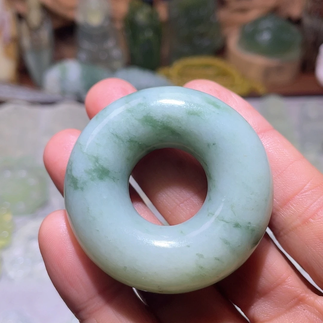 未镶嵌蛇纹石玉珠宝奇石