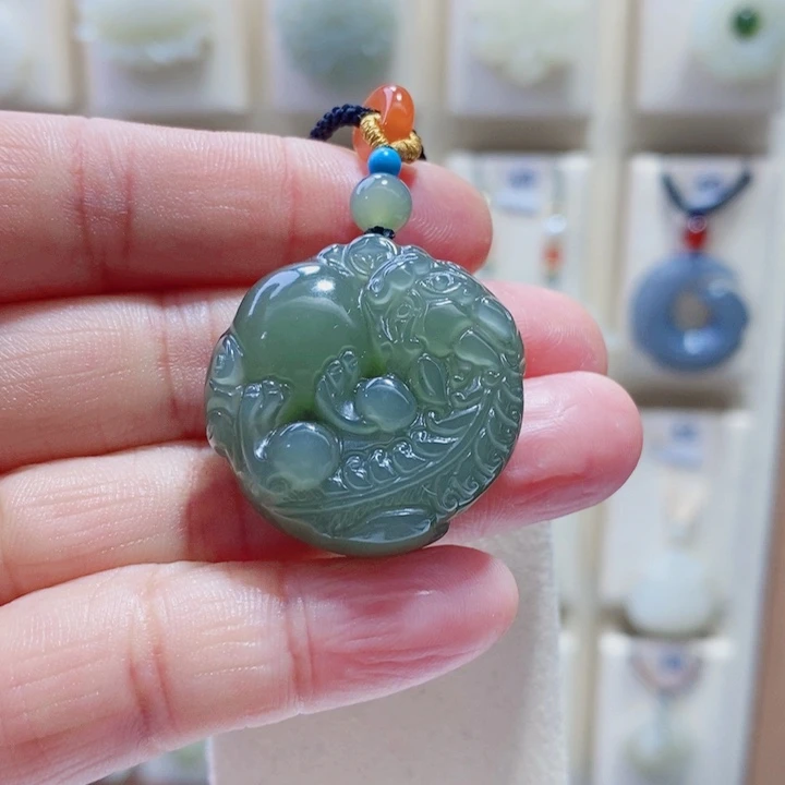 和田玉未镶嵌颈饰