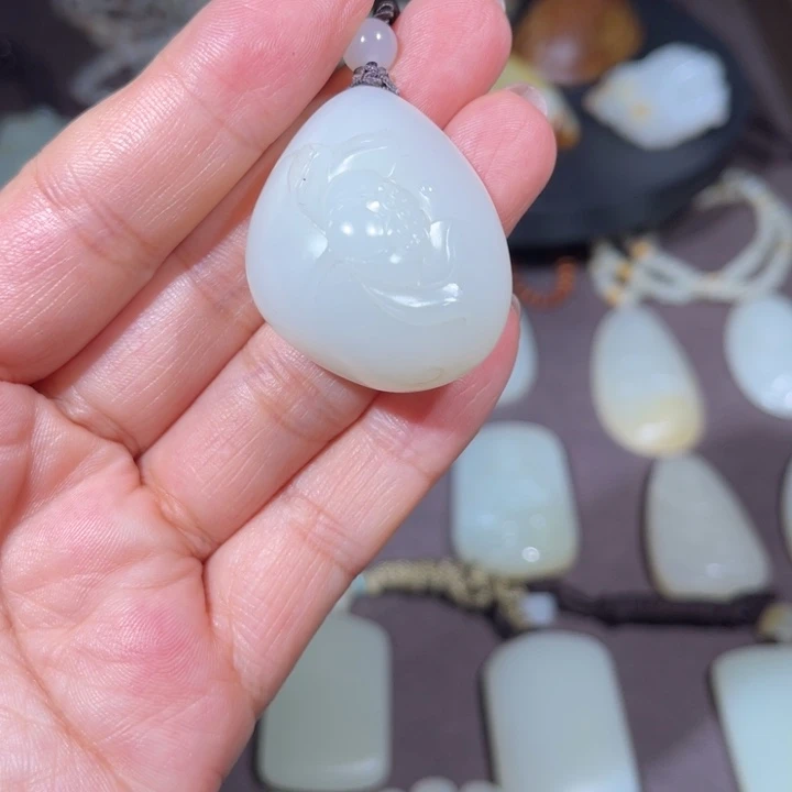 颈饰未镶嵌和田玉