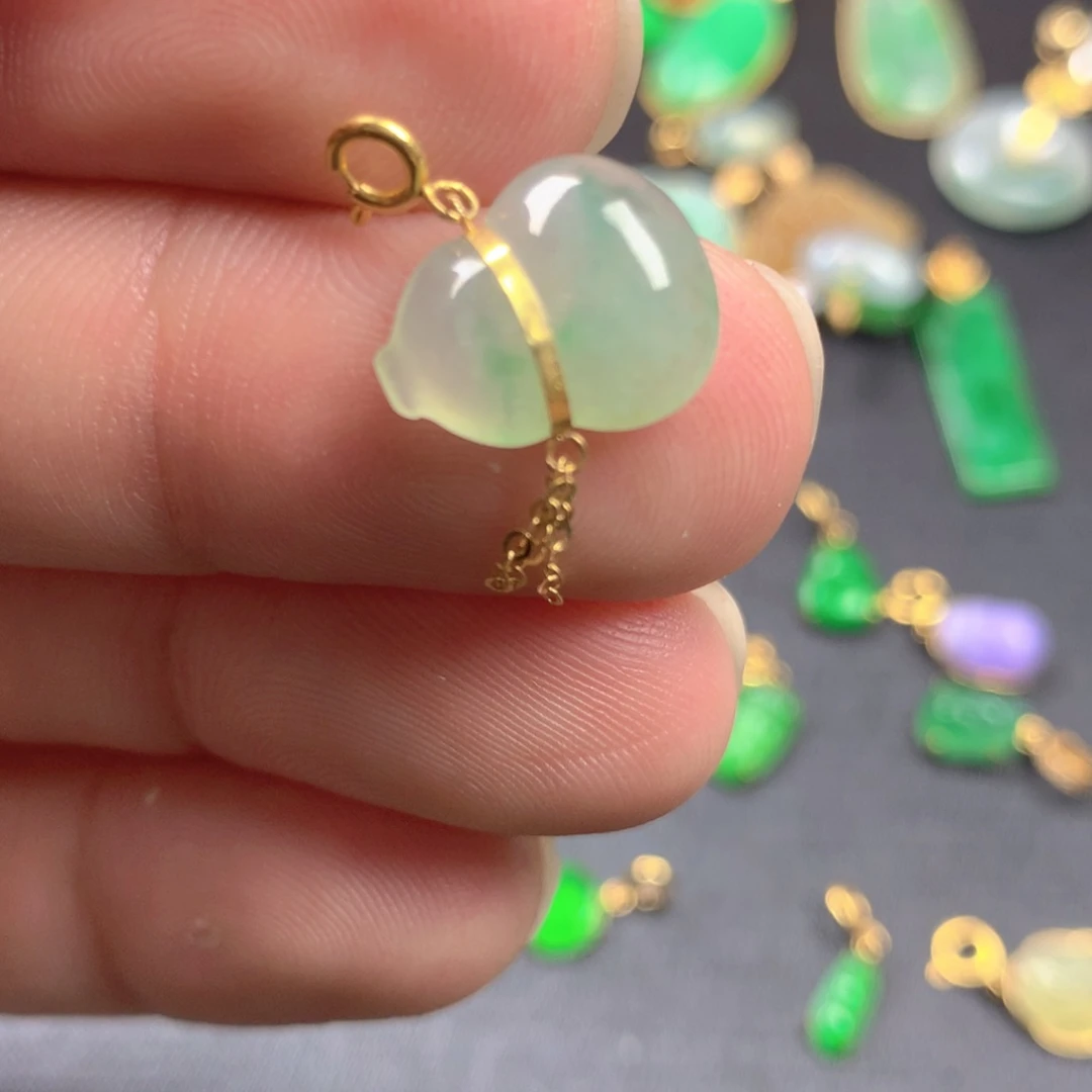 【闪购商品】颈饰18K金镶嵌翡翠翡翠