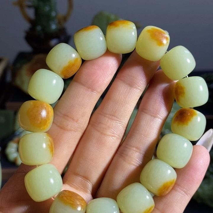 和田玉未镶嵌套链很***小