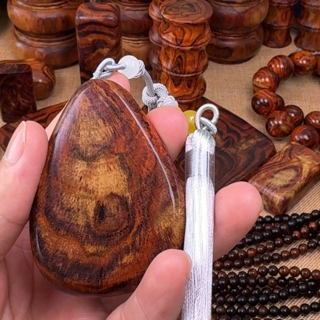 黄花梨/降香黄檀手把件