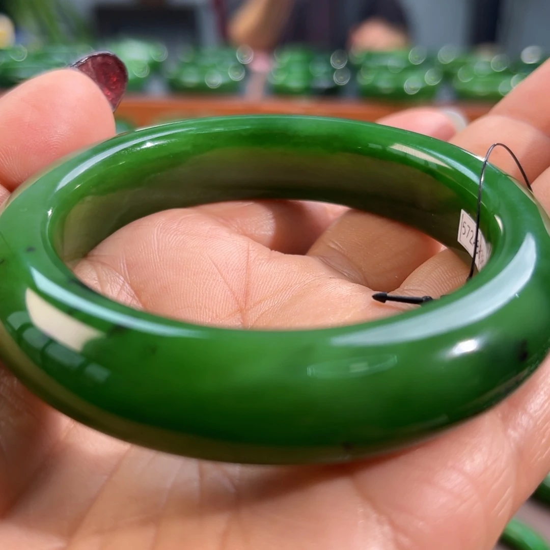 未镶嵌手镯和田玉（碧玉）