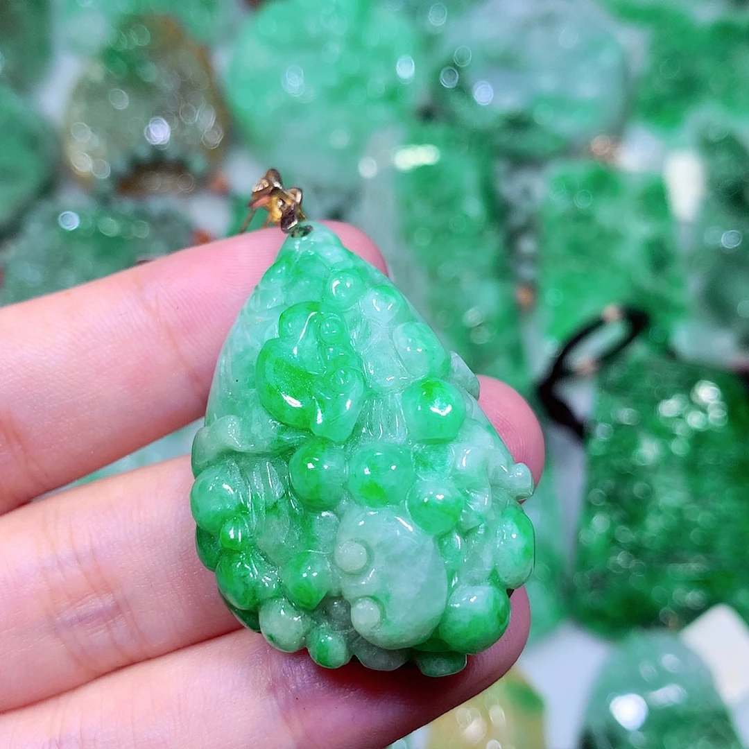 吊坠(不含链)未镶嵌翡翠