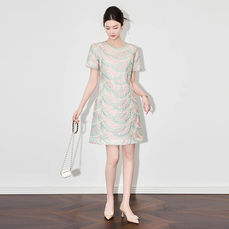 -深圳南油高品质时尚重工雀羽欧根纱彩绣显瘦连衣裙女夏款