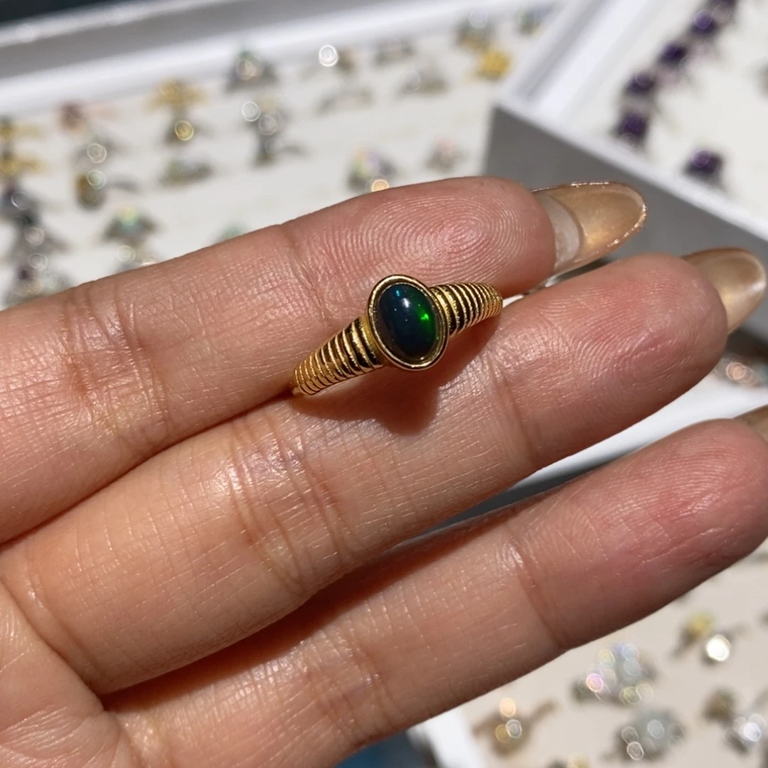 欧泊戒指银S925镶嵌闭口13不退换