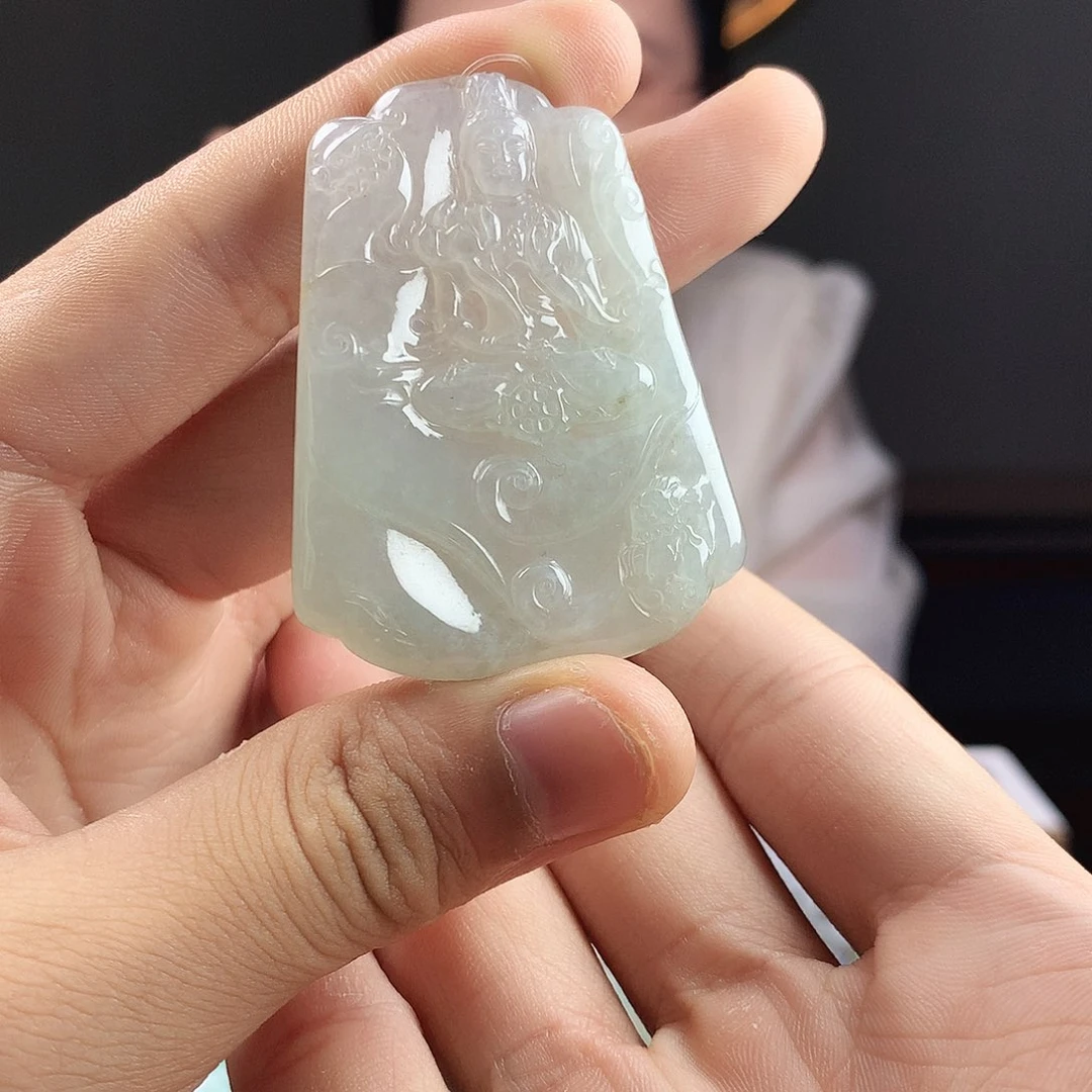 翡翠未镶嵌颈饰牌子