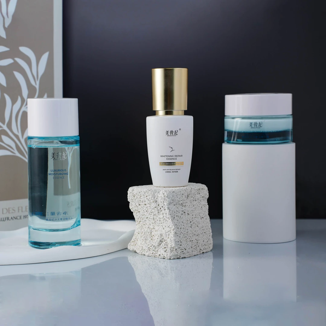 美妆纪，美白，保湿，组合
