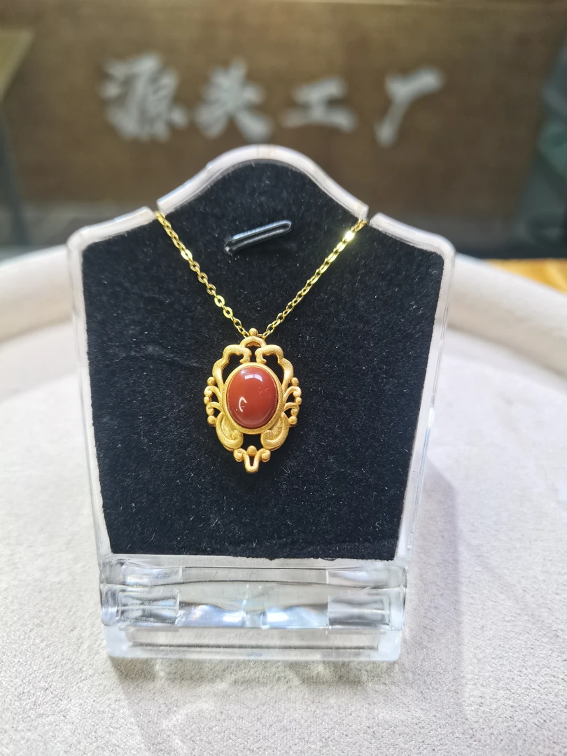 南红镂空吊坠