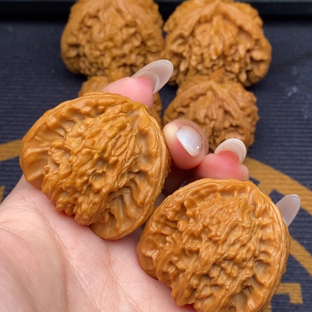 小***林吊坠文玩核桃白狮子正奔