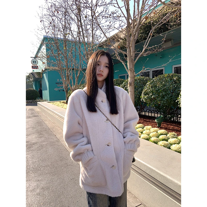 王少女的店【清清】杏色休闲皮毛一体外套加厚保暖上衣 W28724S44