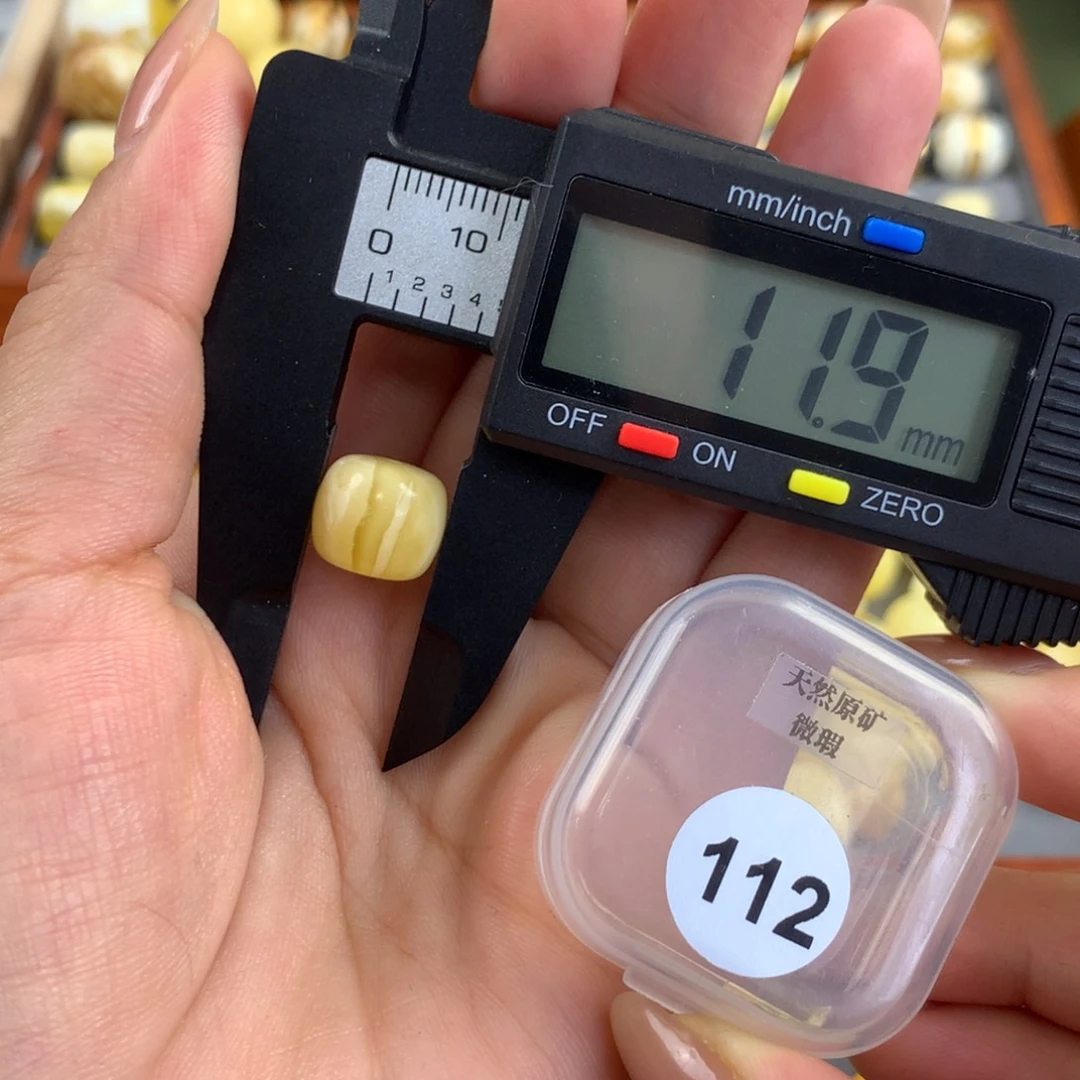 未镶嵌琥珀珠宝奇石琥珀蜜蜡微瑕
