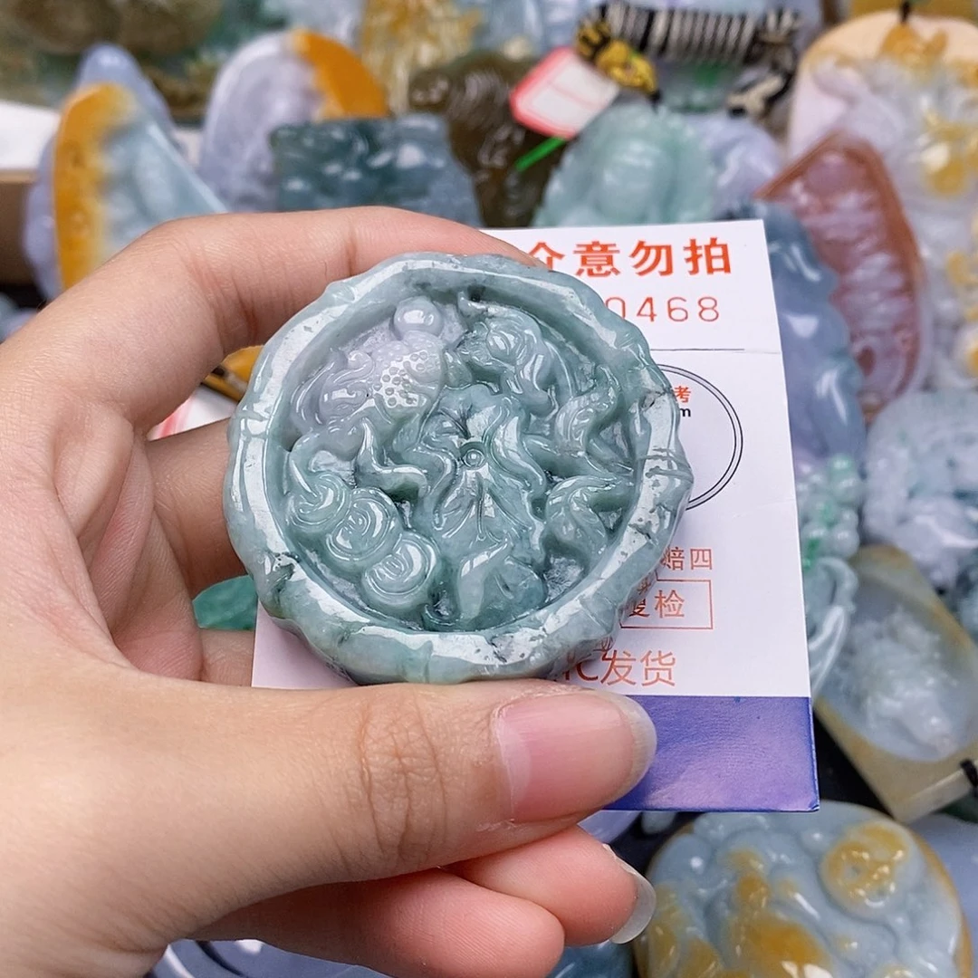 吊坠(不含链)未镶嵌翡翠