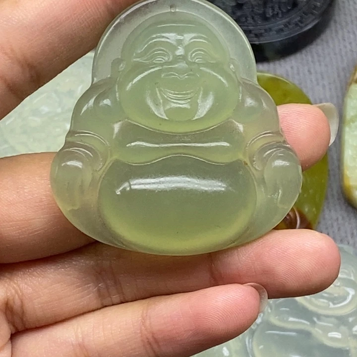 蛇纹石玉未镶嵌颈饰