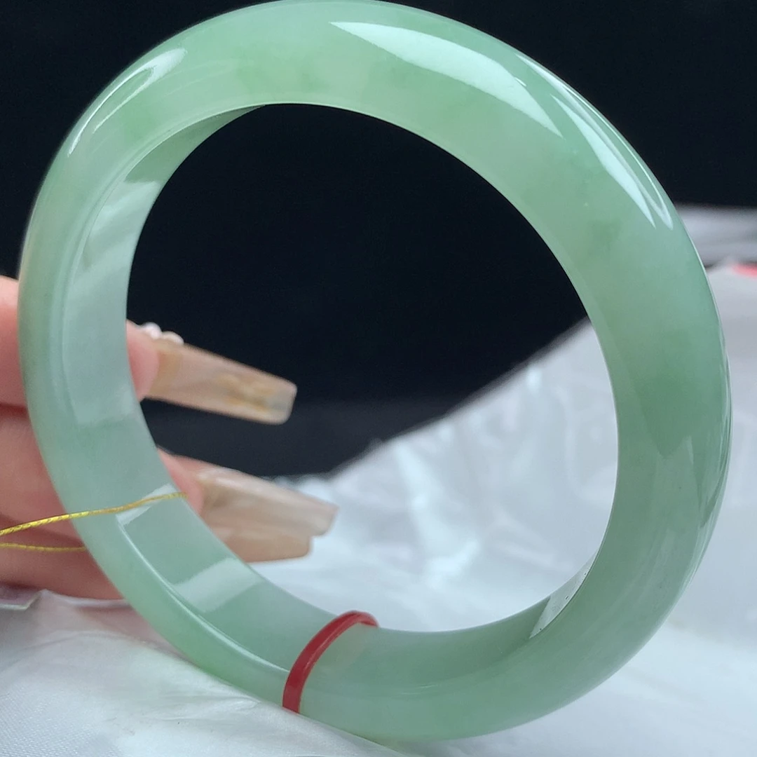 翡翠手镯未镶嵌56圈3715