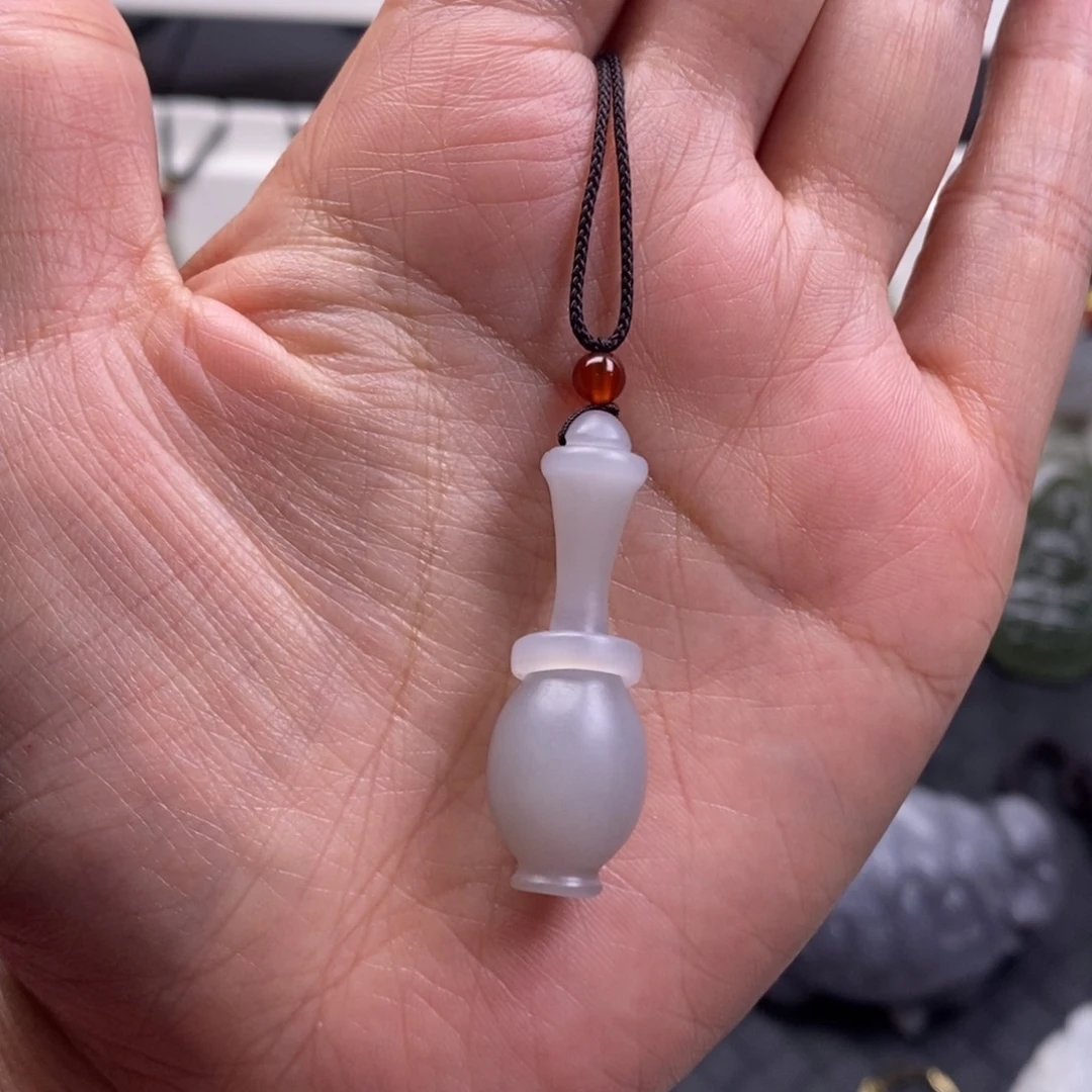 ****圣和田玉未镶嵌颈饰和田玉吊坠挂件