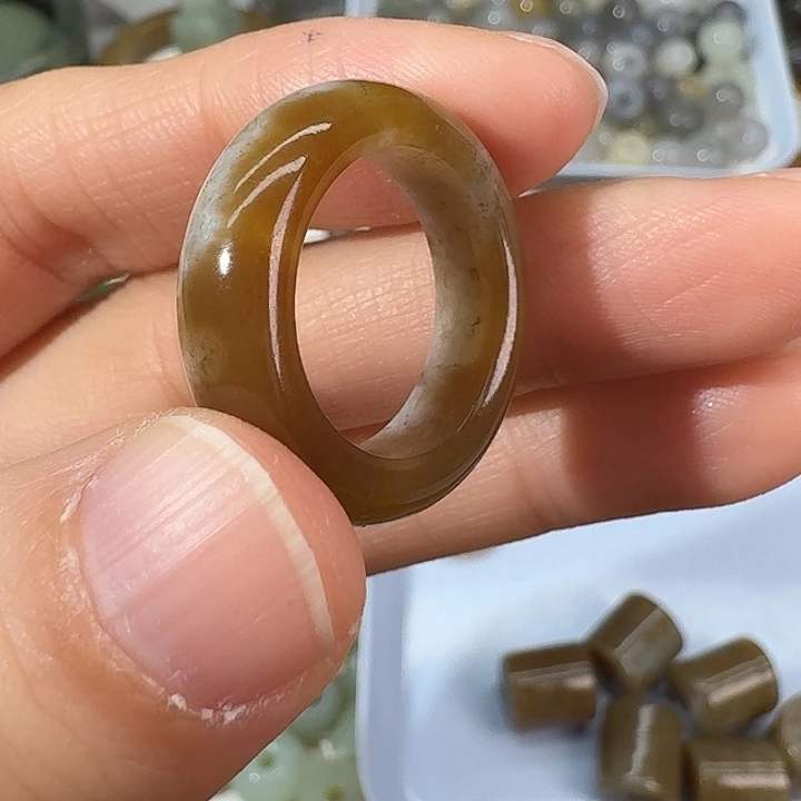 和田玉（糖玉）未镶嵌戒指18.2内径30