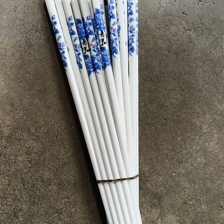 陶瓷盘子碗啥都有