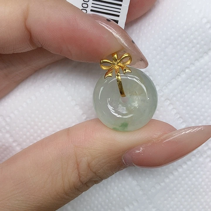 颈饰18K金镶嵌翡翠