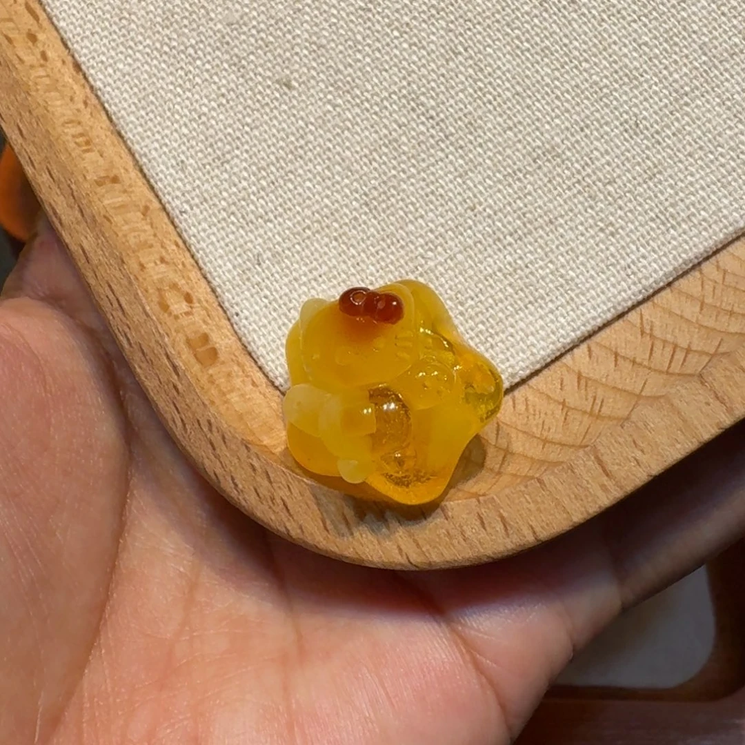 琥珀裸石未镶嵌琥珀