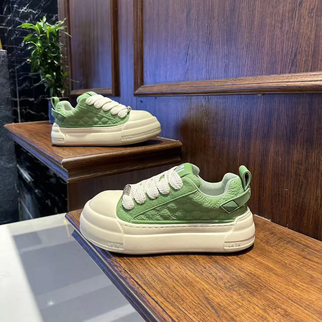 男士秋冬低帮系带小白鞋保暖加绒软底时尚百搭潮流板鞋休闲鞋