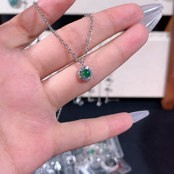 翡翠未镶嵌颈饰项链