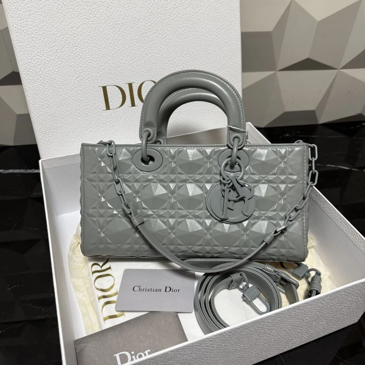 95新/迪奥/C14044671857/[251210zbb]